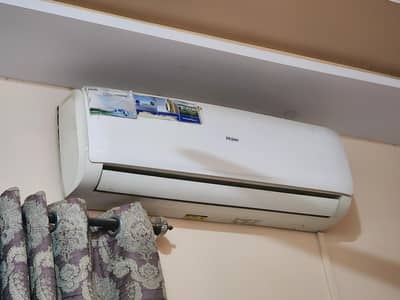 1.5 Ton Excellent Condition Haier Non Inverter AC