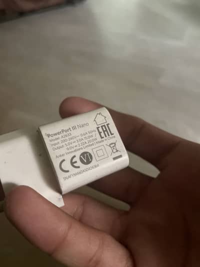 Bilkul new charger h bht fast h