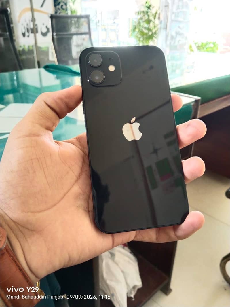 Apple iPhone 12 2