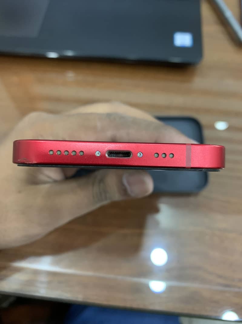 iPhone 13 3
