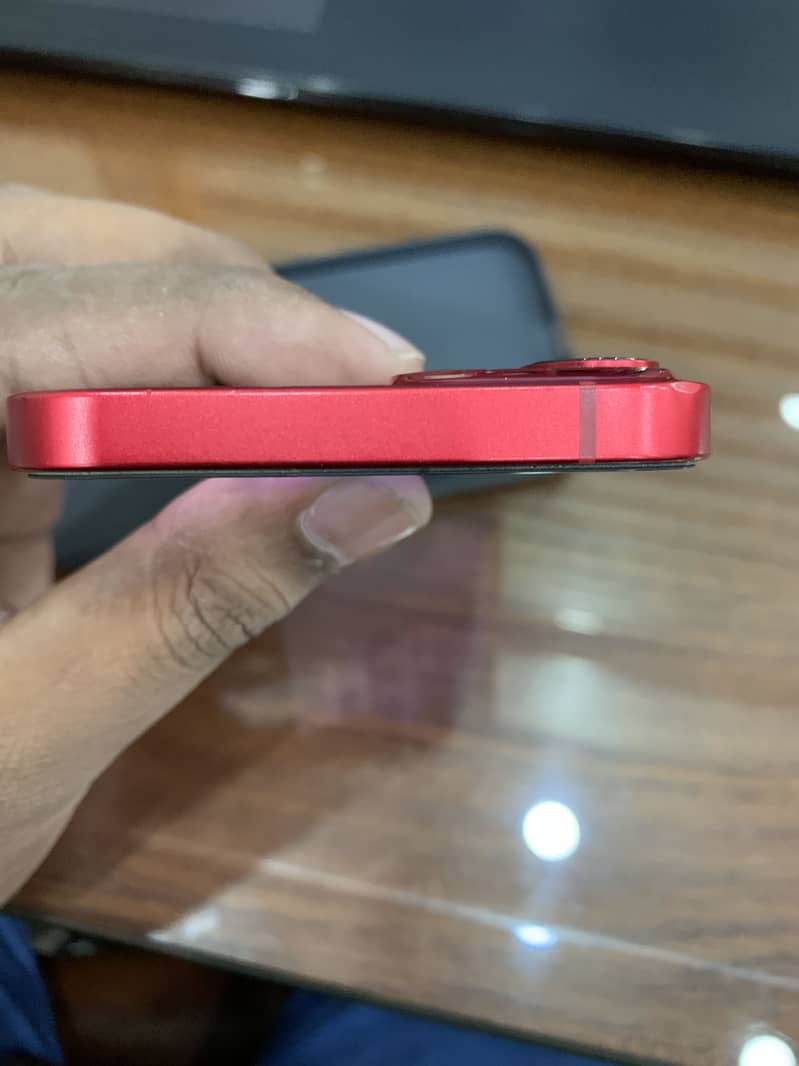 iPhone 13 6