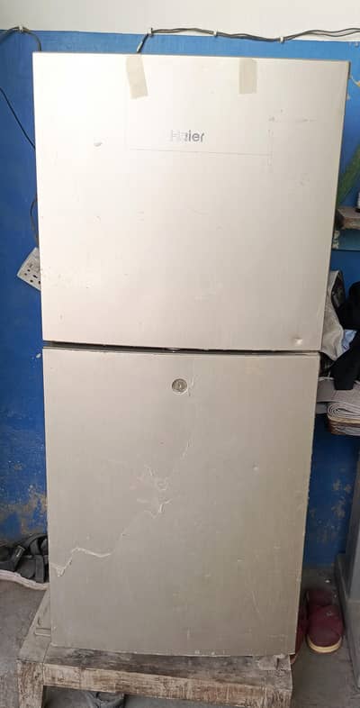 Haier refrigerator fridge hrf-216