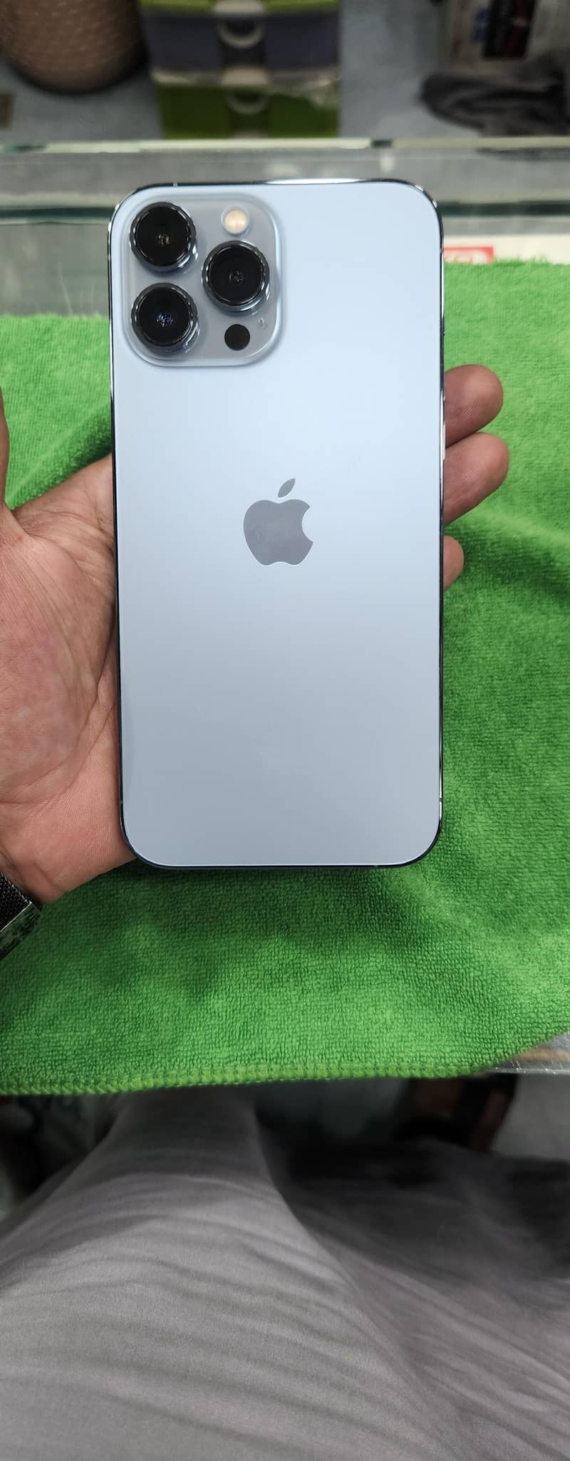 Apple iPhone 13 Pro Max 3