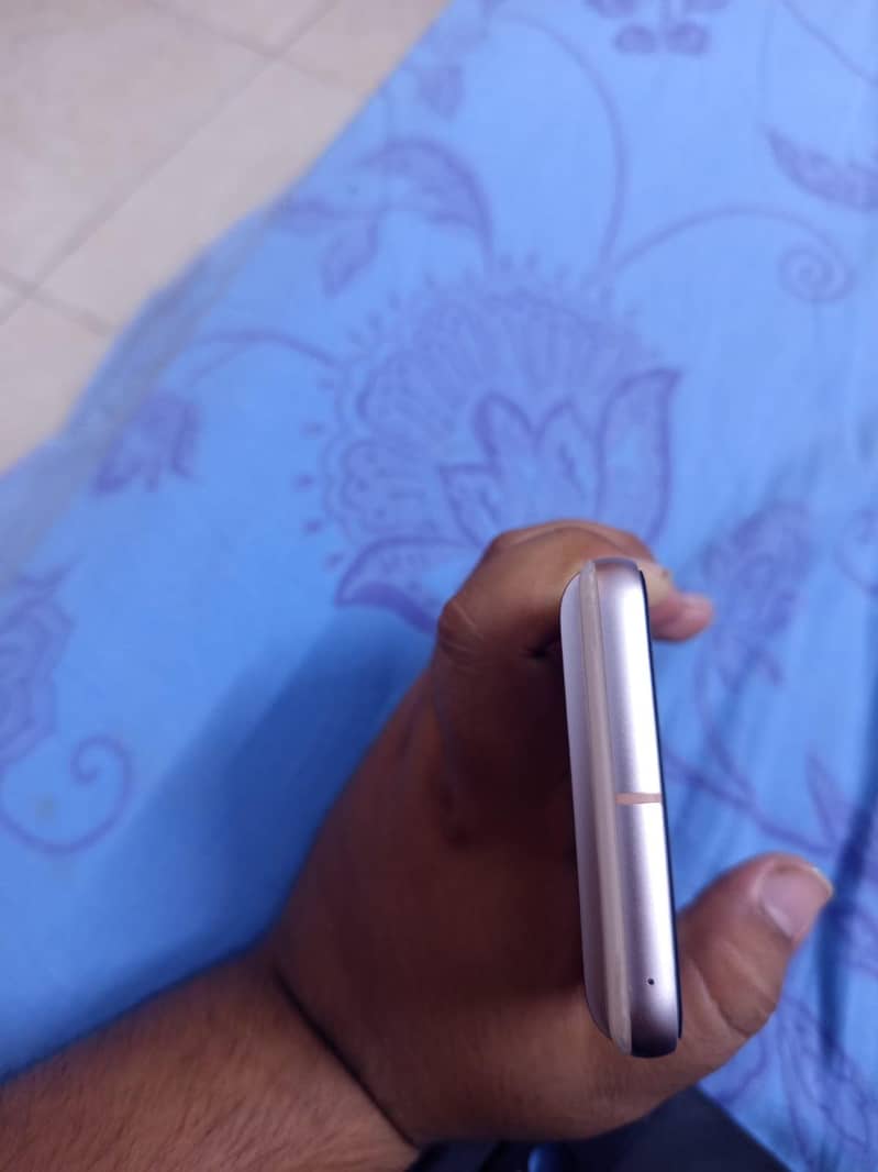 Google Pixel 8 4