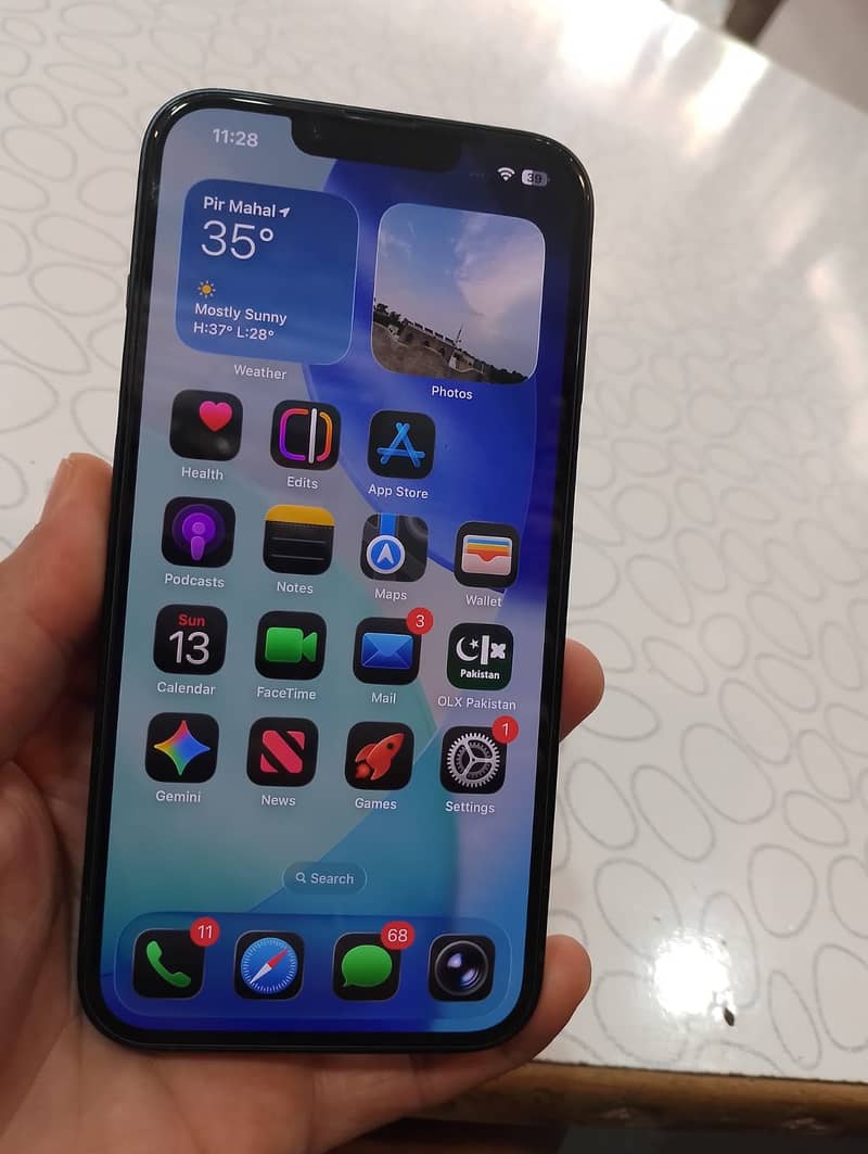 Apple iPhone 13 1