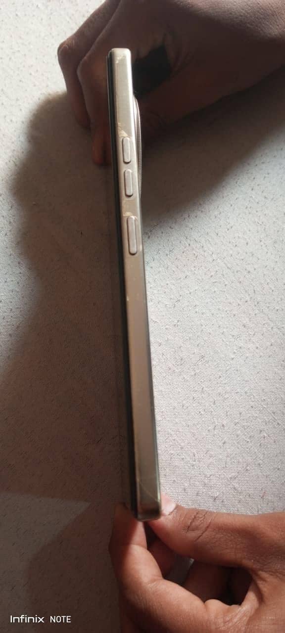 Tecno CAMON 30 4