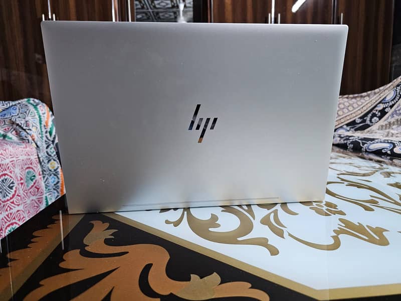 hp 17T 0