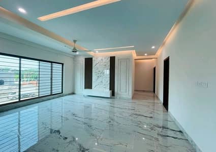 12 Marla Flat For rent In Askari 12