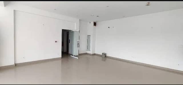 4 MARLA BRAND NEW FLOOR FOR RENT IN DHA PHASE 5 HOT LOCATION