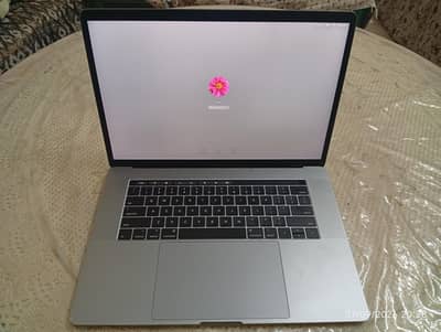 MACBOOK PRO, 2017, 15 INCH, TOUCHBAR