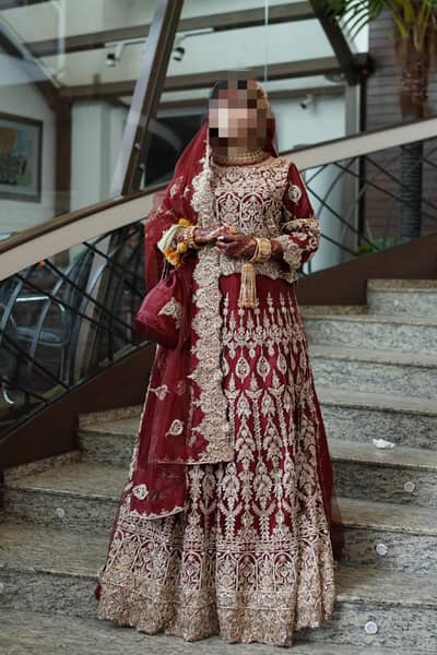 lehnga choli mahroon condition 10/10 heavy embroidery designs