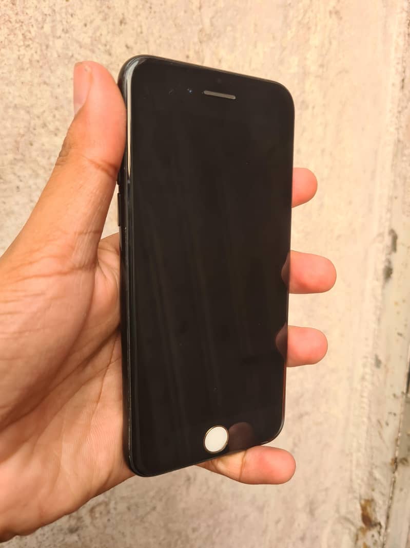 Apple iPhone 7 7
