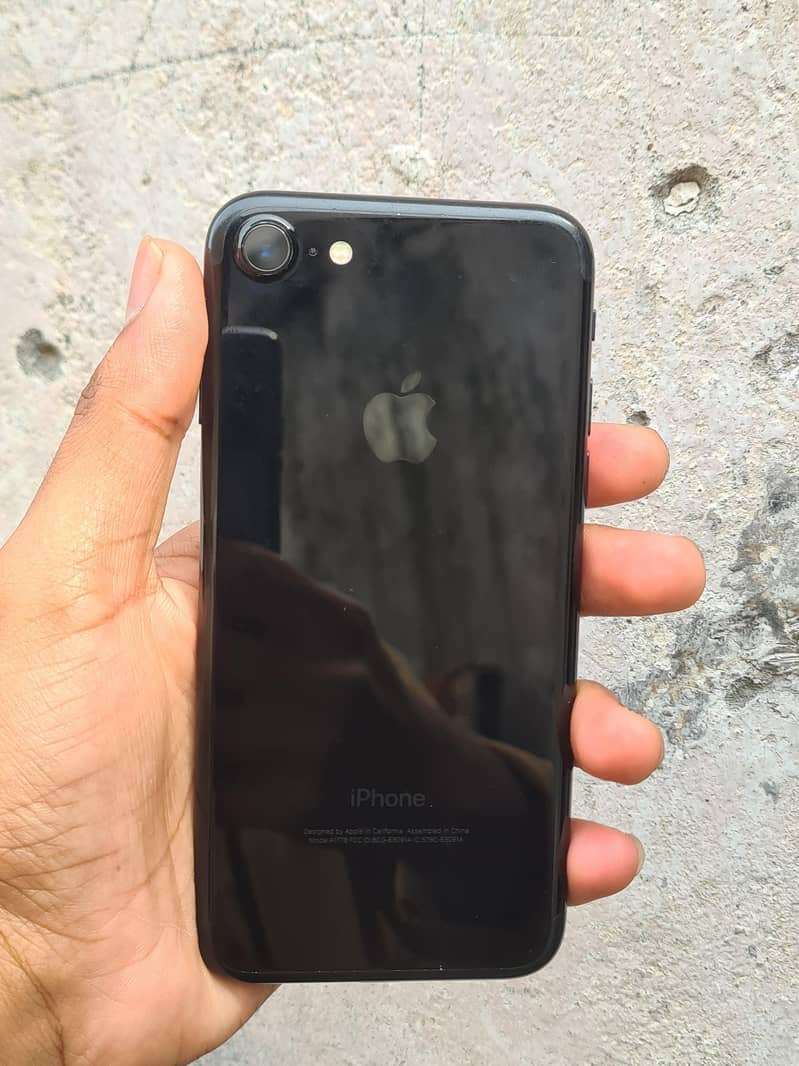 Apple iPhone 7 10