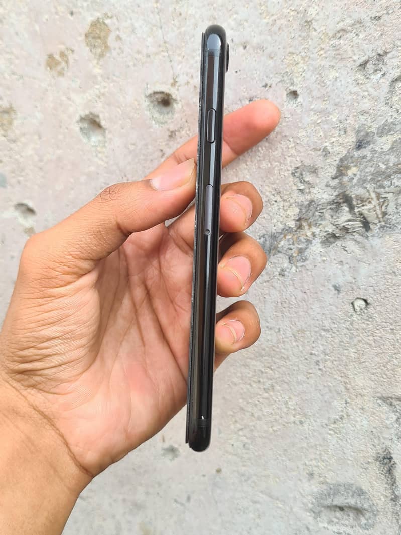 Apple iPhone 7 11