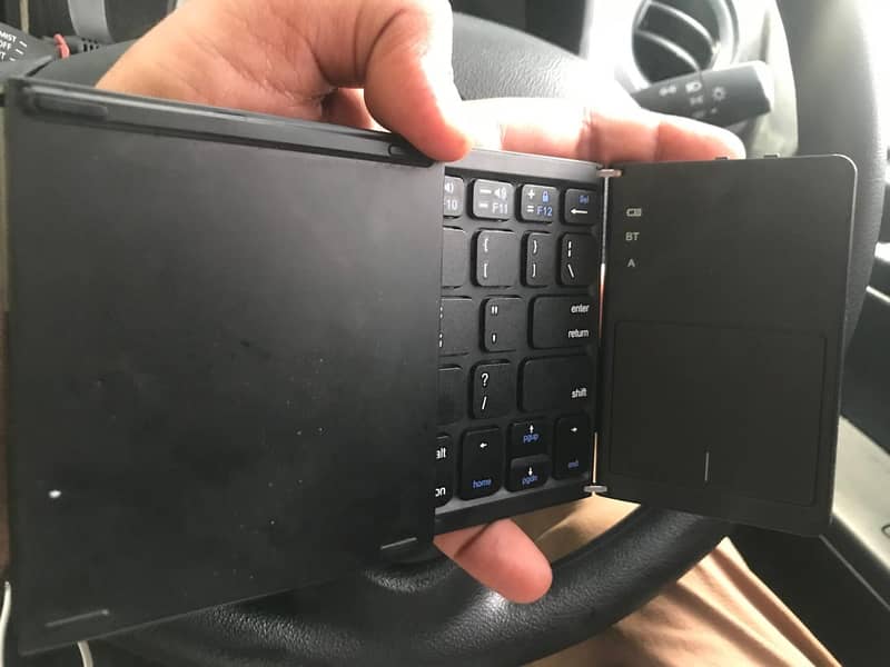 B033 Foldable Bluetooth Keyboard+FULL Touchpad 2