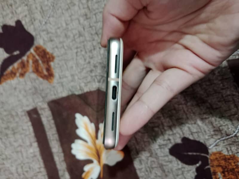 Google Pixel 8 3