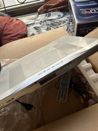 NIKAI Japan DVD/DivX Player (with Original Box)