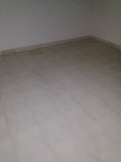 2 bed dd ground floor portion available for rent