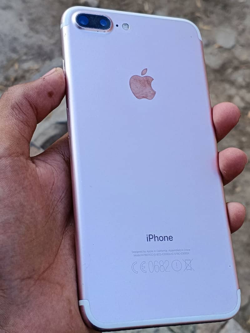 Apple iPhone 7 Plus 1