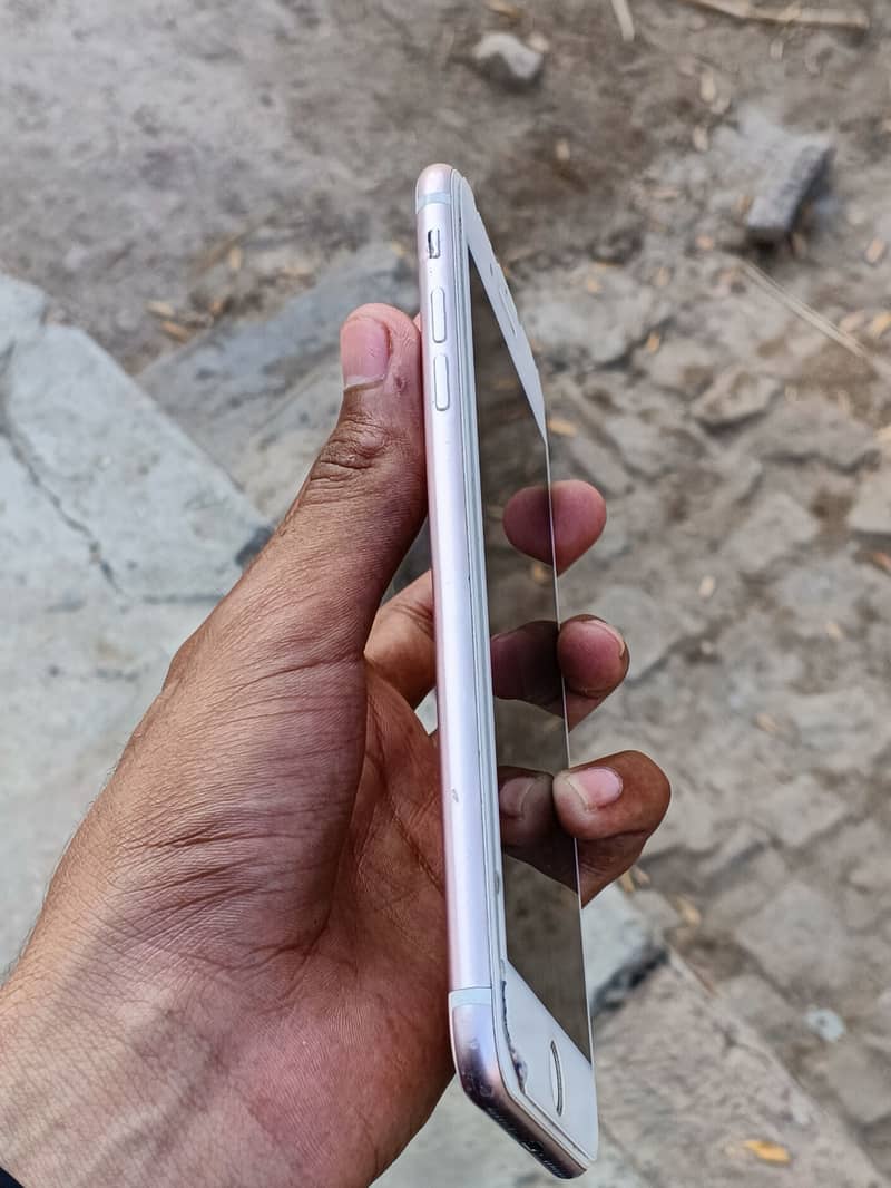 Apple iPhone 7 Plus 2