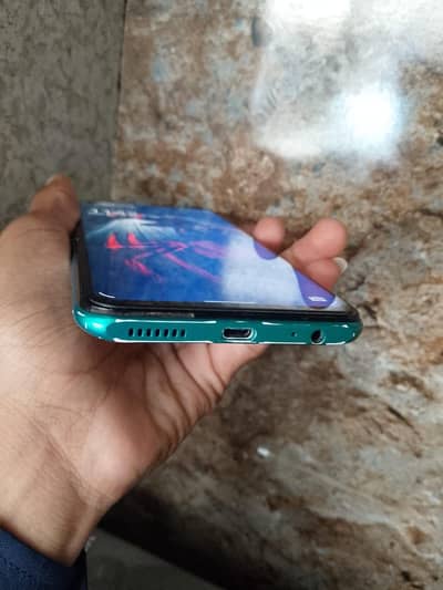 4/64 Tecno spark 5pro