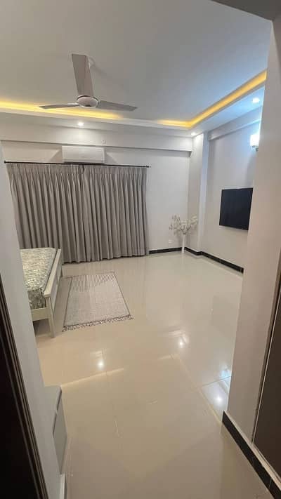 BRAND NEW FLAT 4BED DRAWING DINNING FOR RENT.