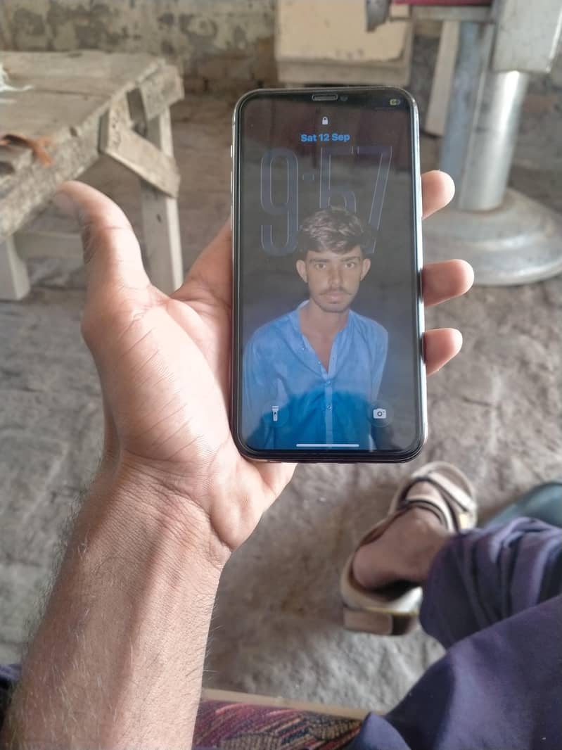 Apple iPhone 11 Pro 1