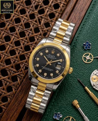 men watch
