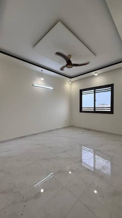 400 SQUARE YARDS 4BED DRAWING DINNING WITH ROOF