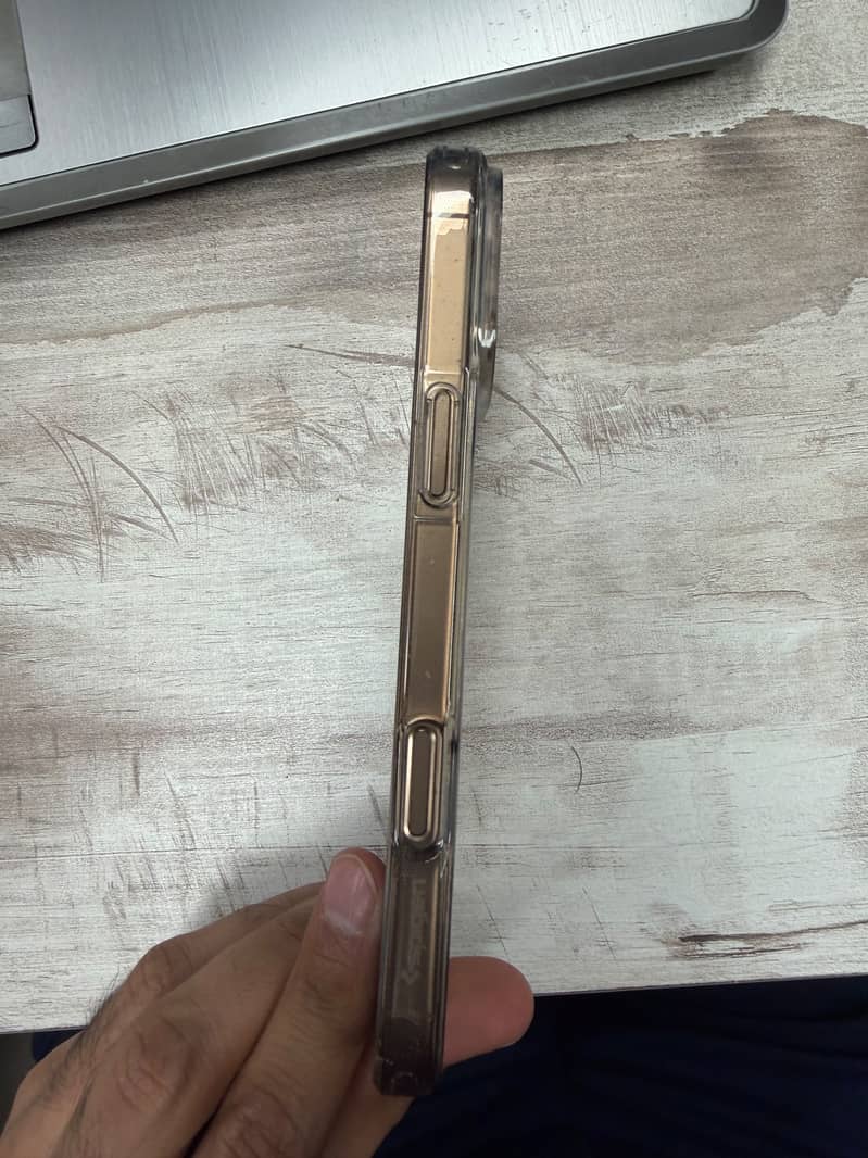 Apple iPhone 16 Pro Max 3