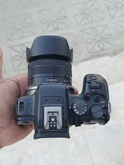Canon R10 mirrorless camera