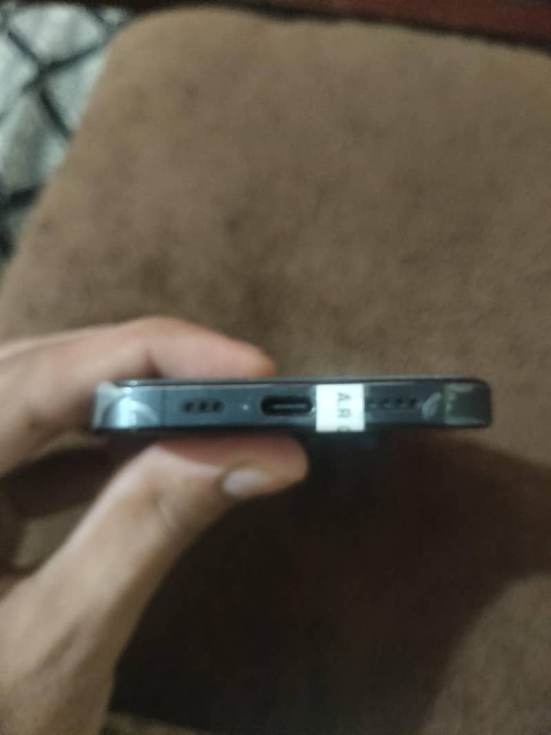 Apple iPhone 15 Pro 4