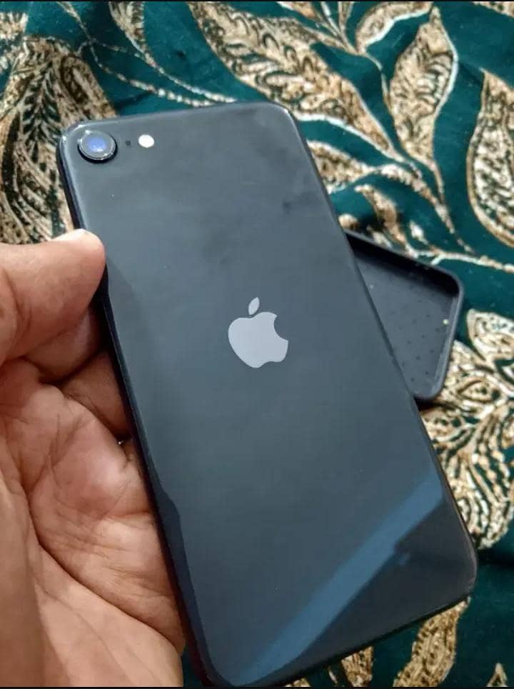 Apple iPhone SE 3