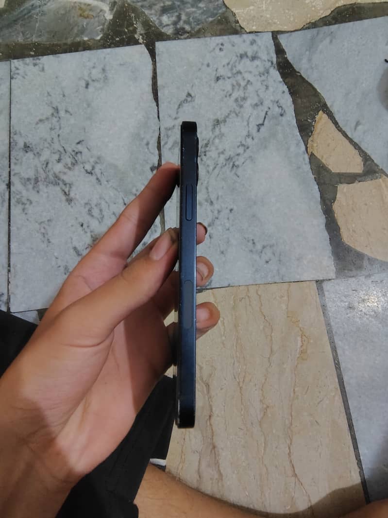 Apple iPhone 12 5