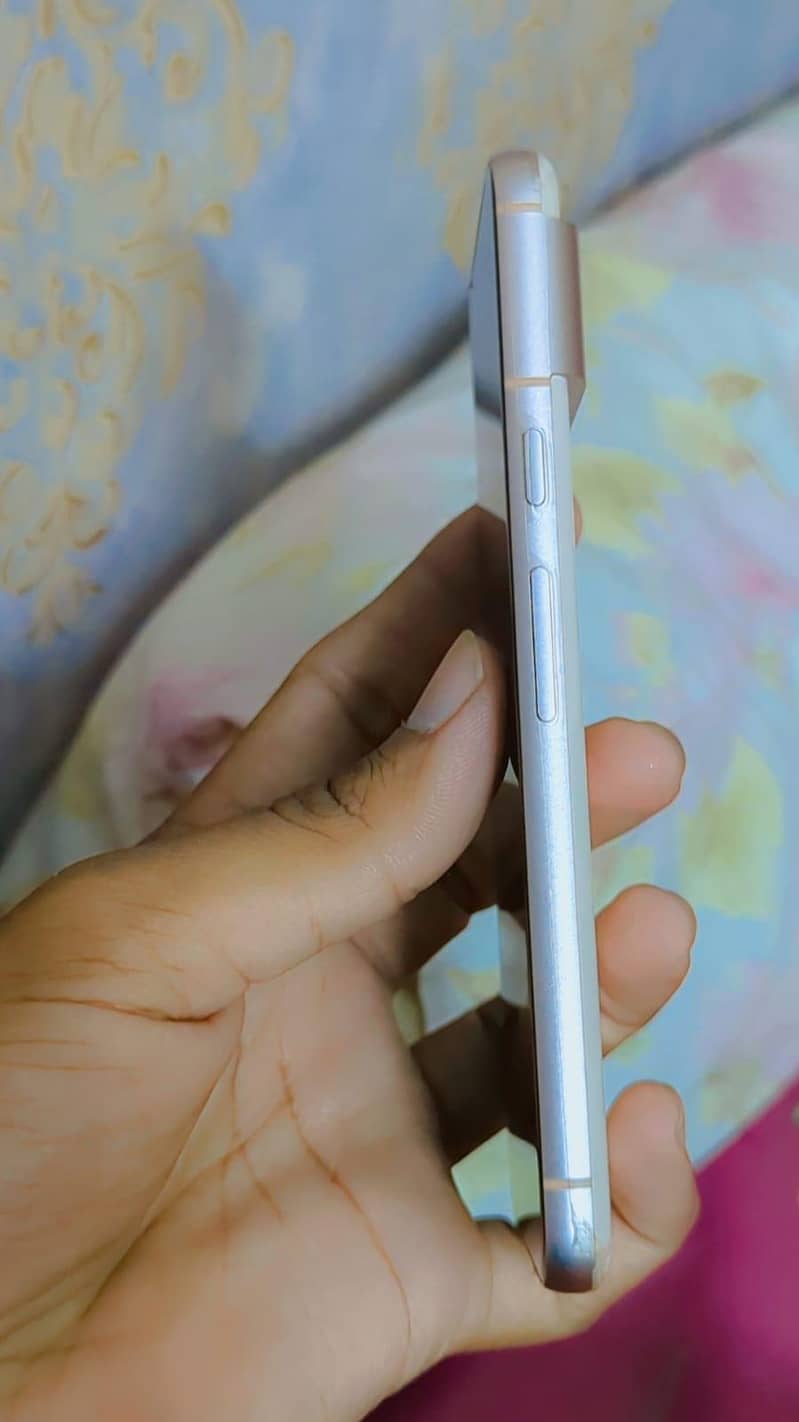 Google Pixel 8 5