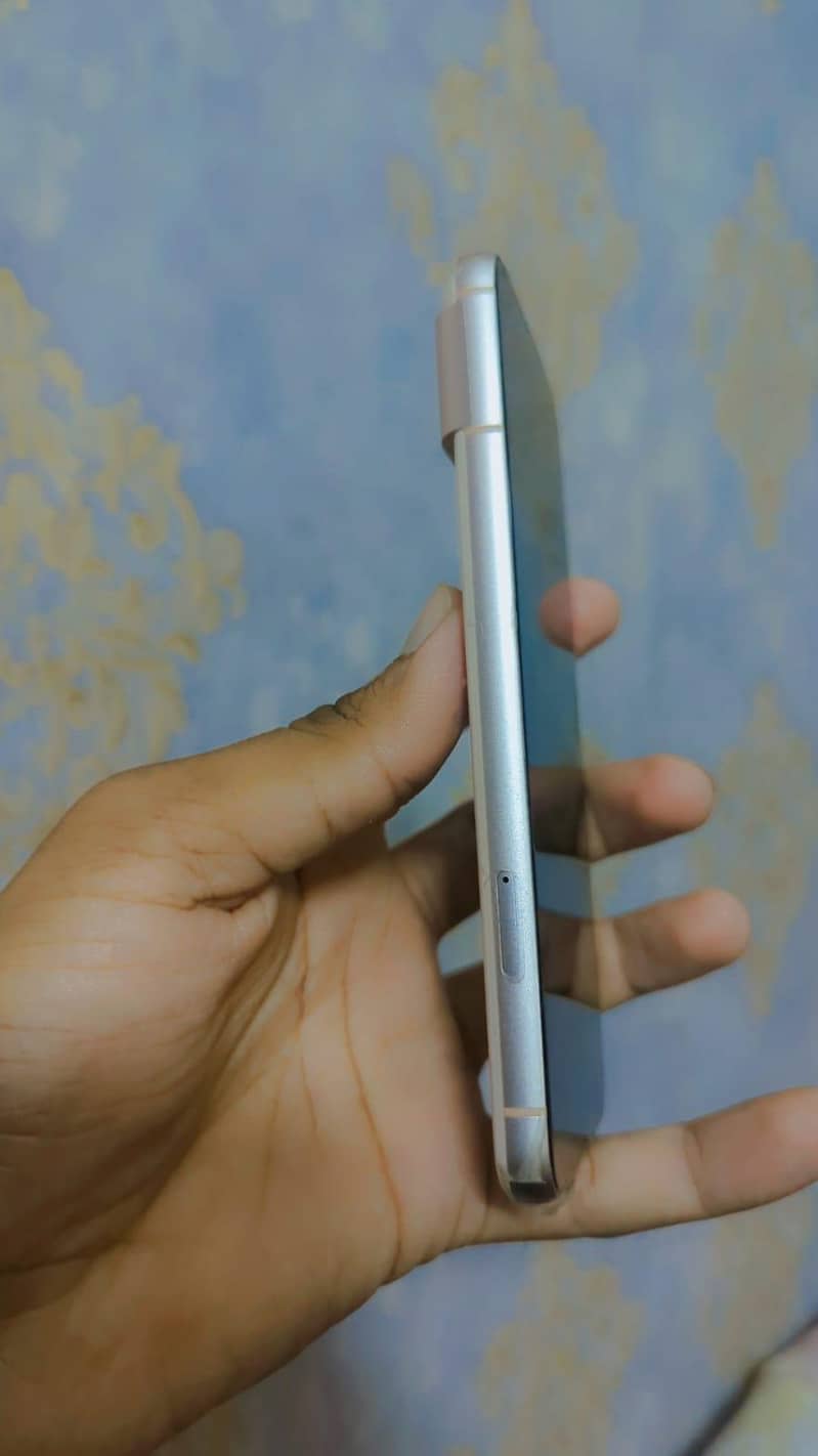 Google Pixel 8 6