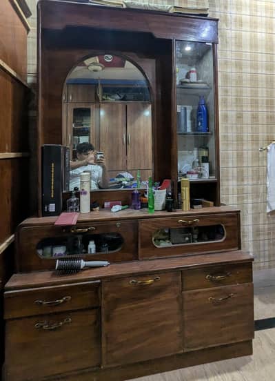 Dressing table