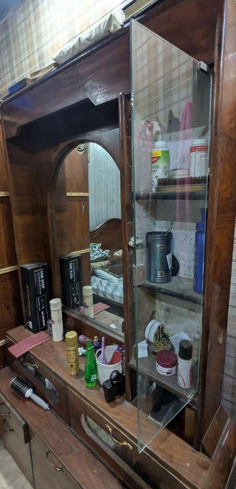 Dressing table 1