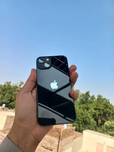 Apple iPhone 13