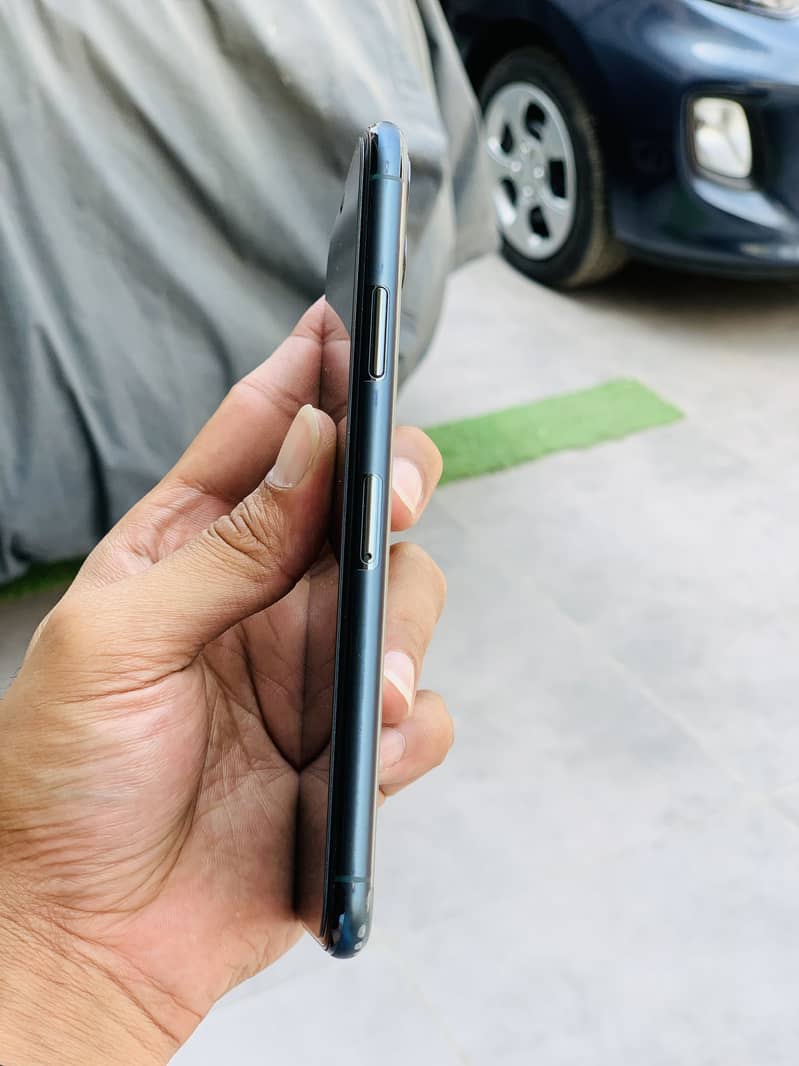 iPhone 11 Pro Max 1