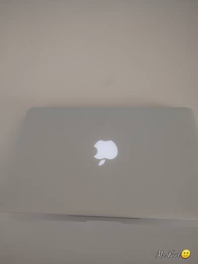 Macbook air 2015 model 4/128 neet and clean.