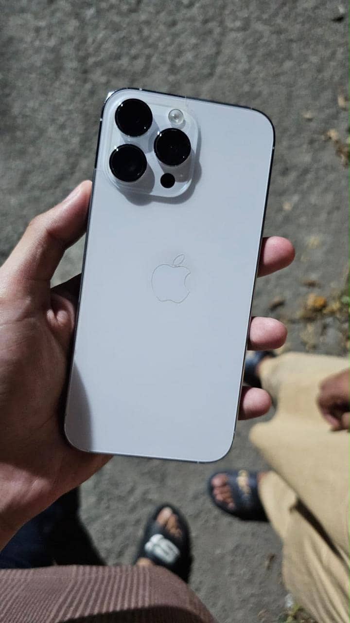 Apple iPhone 14 Pro Max 0