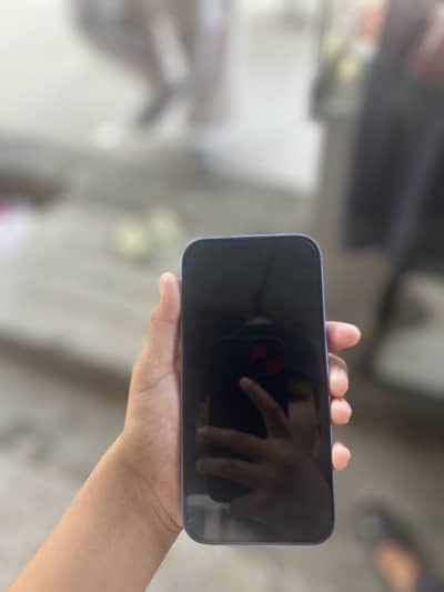 Apple iPhone 16