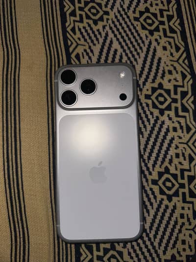 Apple iPhone 17 Pro Max i cloud