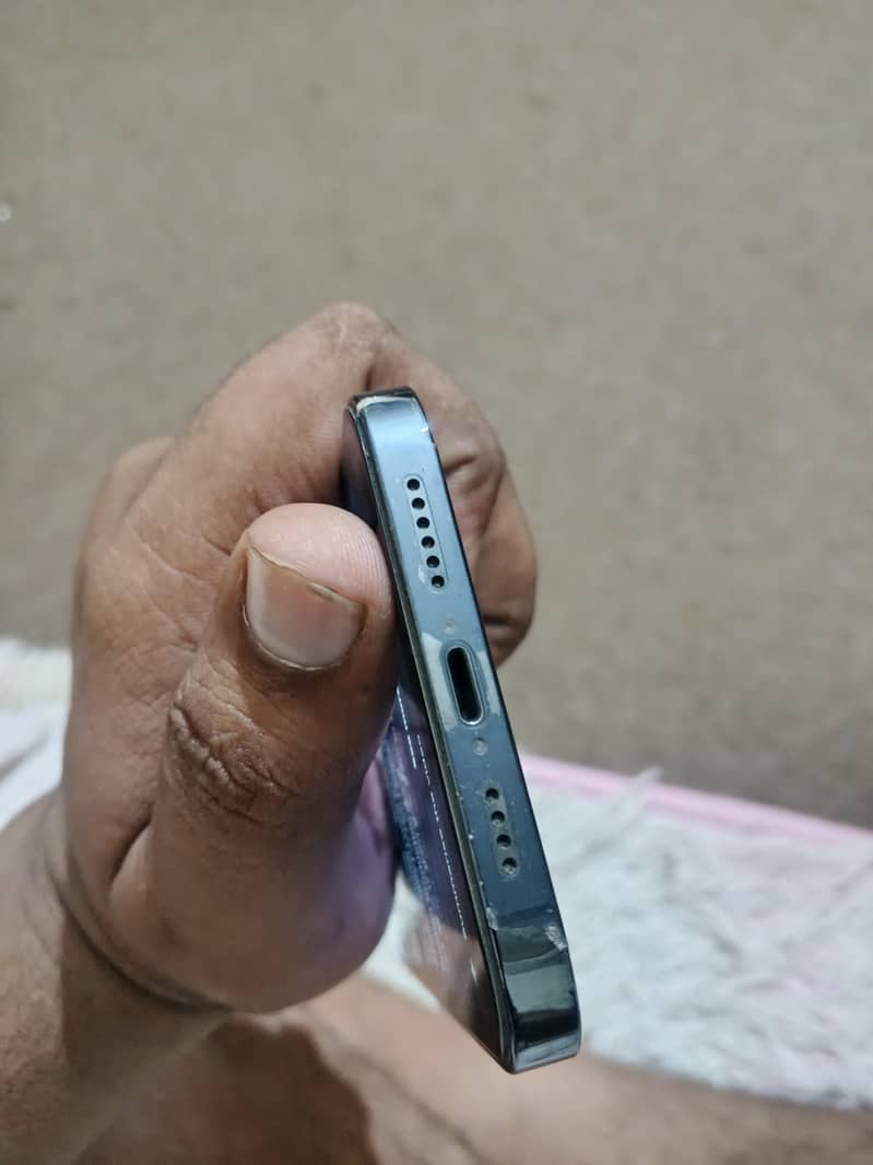 Apple iPhone 12 Pro Max 4
