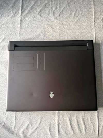 Alienware m18 R2 Flagship | RTX 4090 16GB (175W) | i9-14900HX