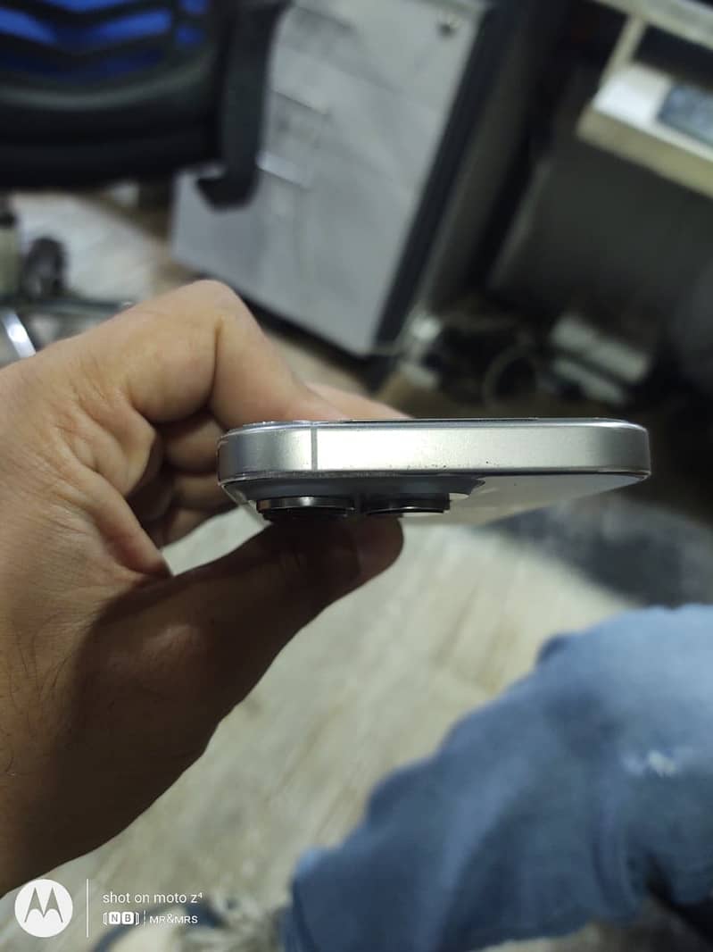 Apple iPhone 16 Pro 5
