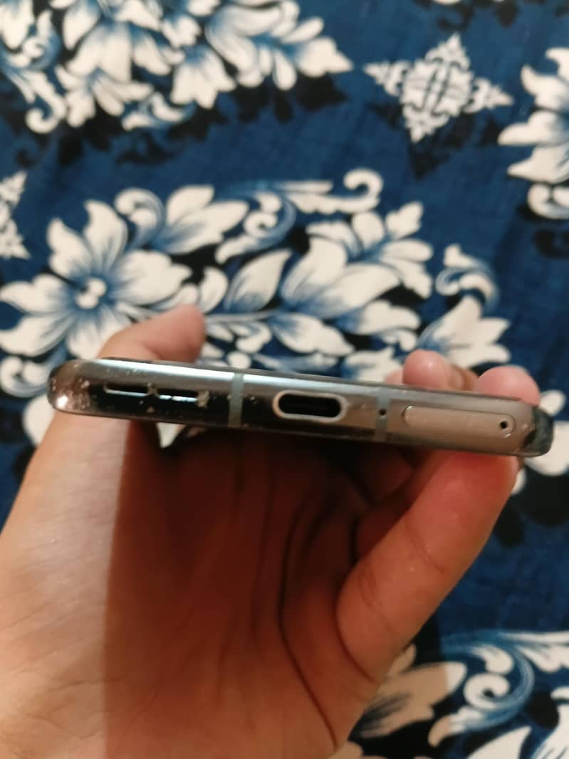 One Plus 9 Pro 6