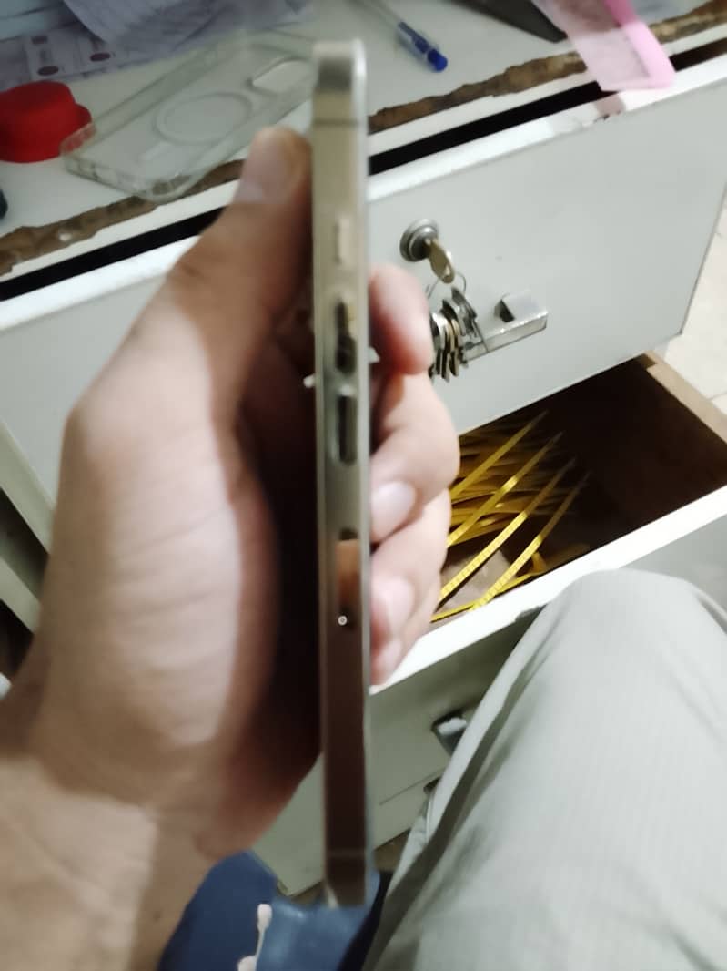 Apple iPhone 13 Pro 2