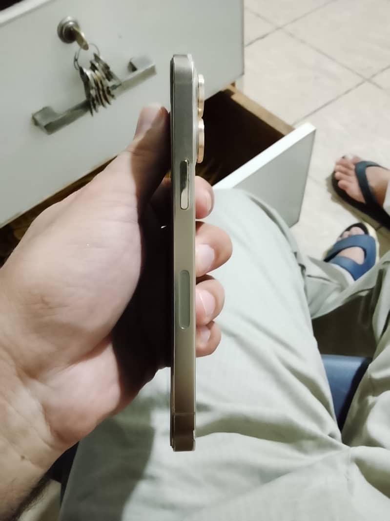 Apple iPhone 13 Pro 4